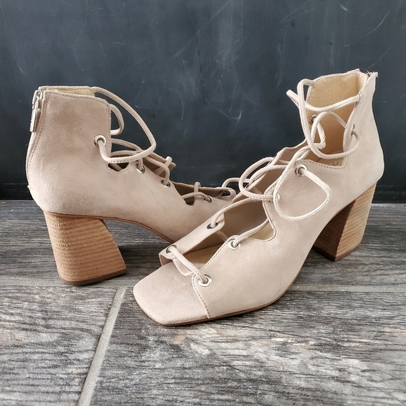 NEW Vince Camuto Nahara Beige Suede Lace-up Sandal - Picture 2 of 9